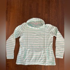 Vineyard Vines Cowel Neck Shep shirt, size M